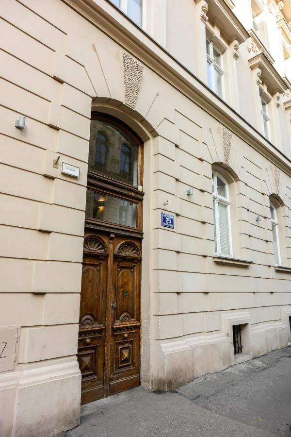 Native Apartments Studencka 25 Cracovia Esterno foto